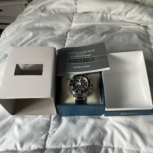 Seiko Silver and Black Analogue Quartz Solar Watch